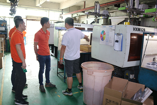 塑膠模具廠——博騰納12年專注塑膠模具定制<div   id=