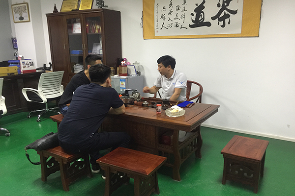 電子產(chǎn)品開模，就找深圳精密塑膠模具廠！