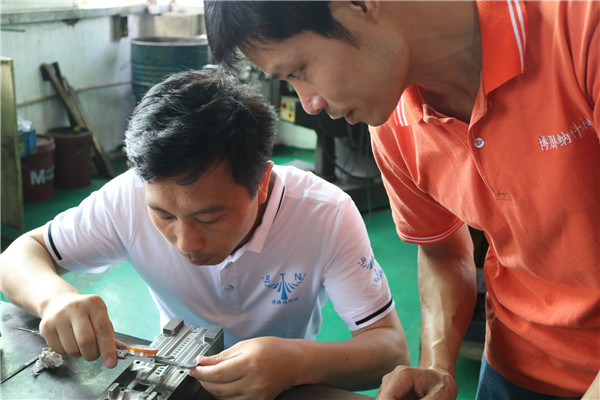 深圳博騰納塑膠模具廠——13年技術(shù)沉淀<div   id=